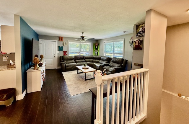 708 East North Street Monticello, IL 61856 - Photo 5 of 38 a living room with furniture and wooden floor
