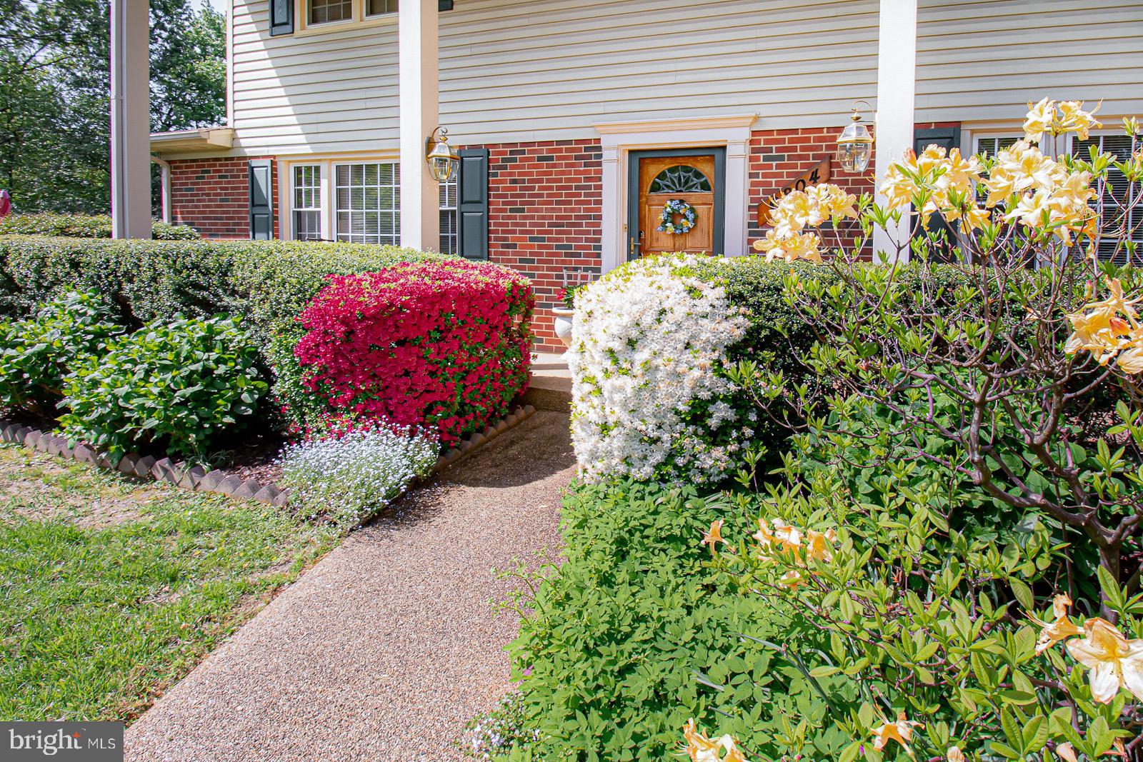 6804 Riata Court Springfield, VA 22153 - Photo 4 of 49 Azaleas