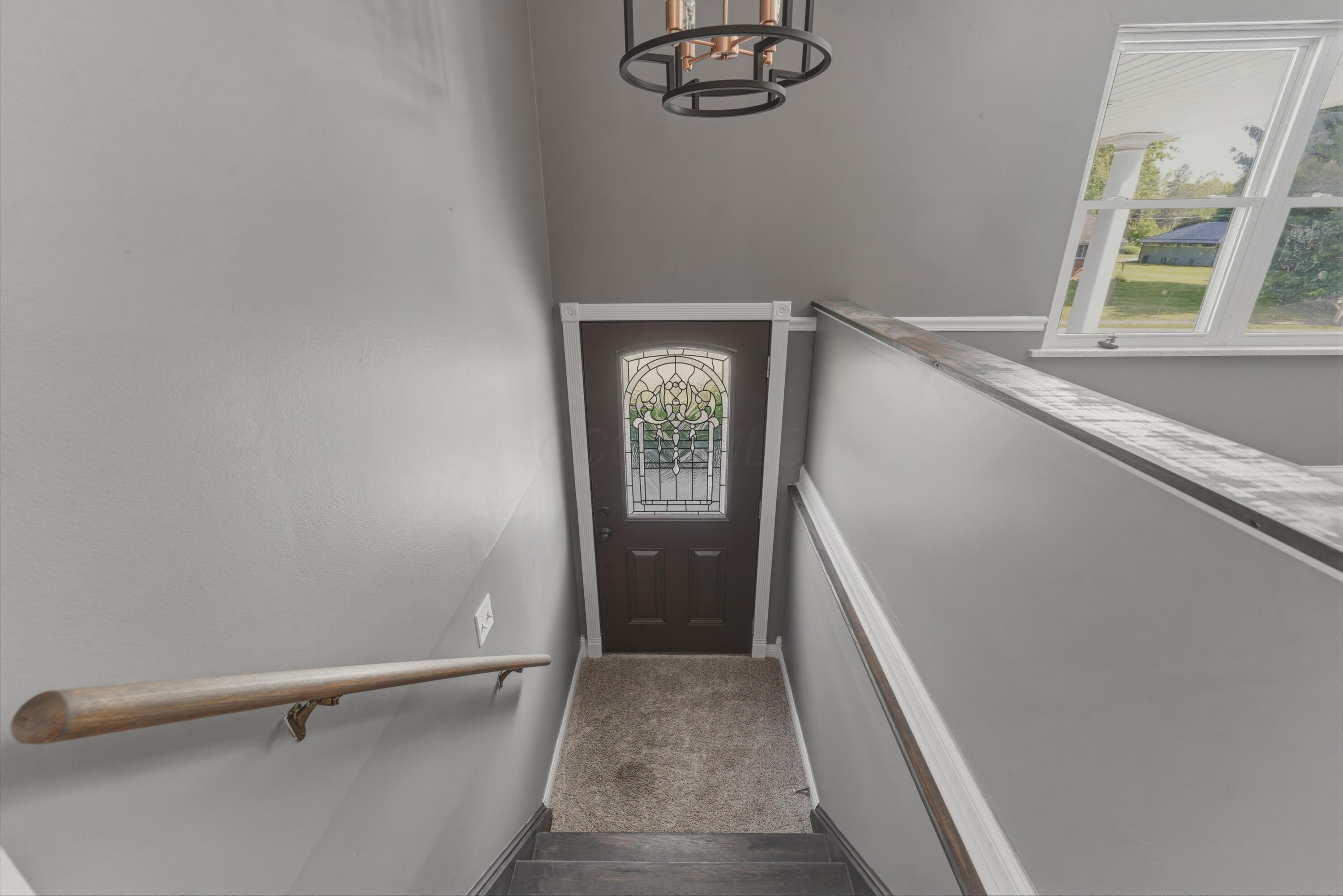 291 Hawthorne Road Sunbury, OH 43074 - Photo 13 of 29 Foyer1