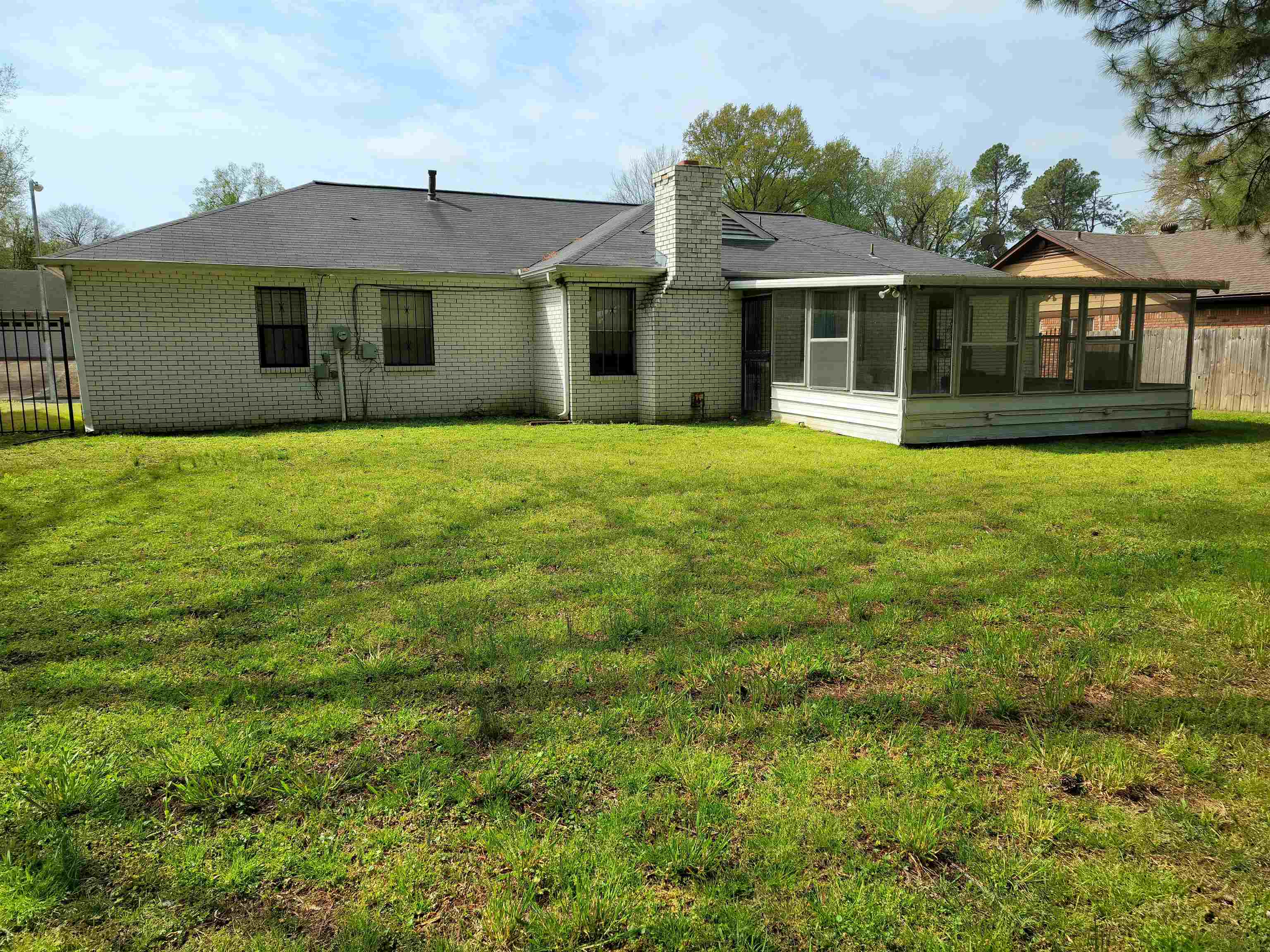 2044 Elkmont Road Memphis, TN 38116 - Photo 4 of 10 Gallery Image 4