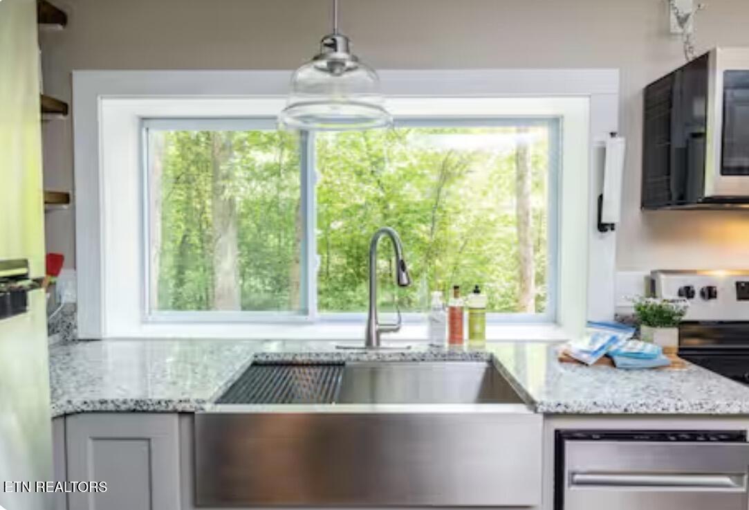 4705 Nebo Road Walland, TN 37886 - Photo 10 of 23 SS Apron Sink