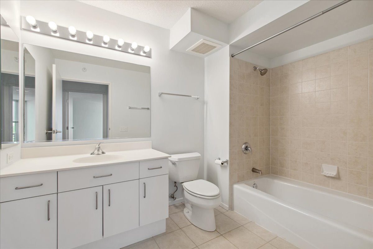1720 Maple Avenue, Unit 2240 Evanston, IL 60201 - Photo 14 of 18