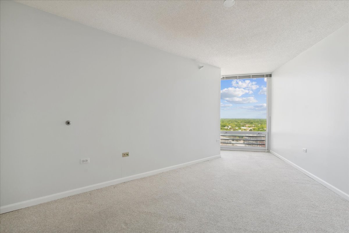 1720 Maple Avenue, Unit 2240 Evanston, IL 60201 - Photo 16 of 18