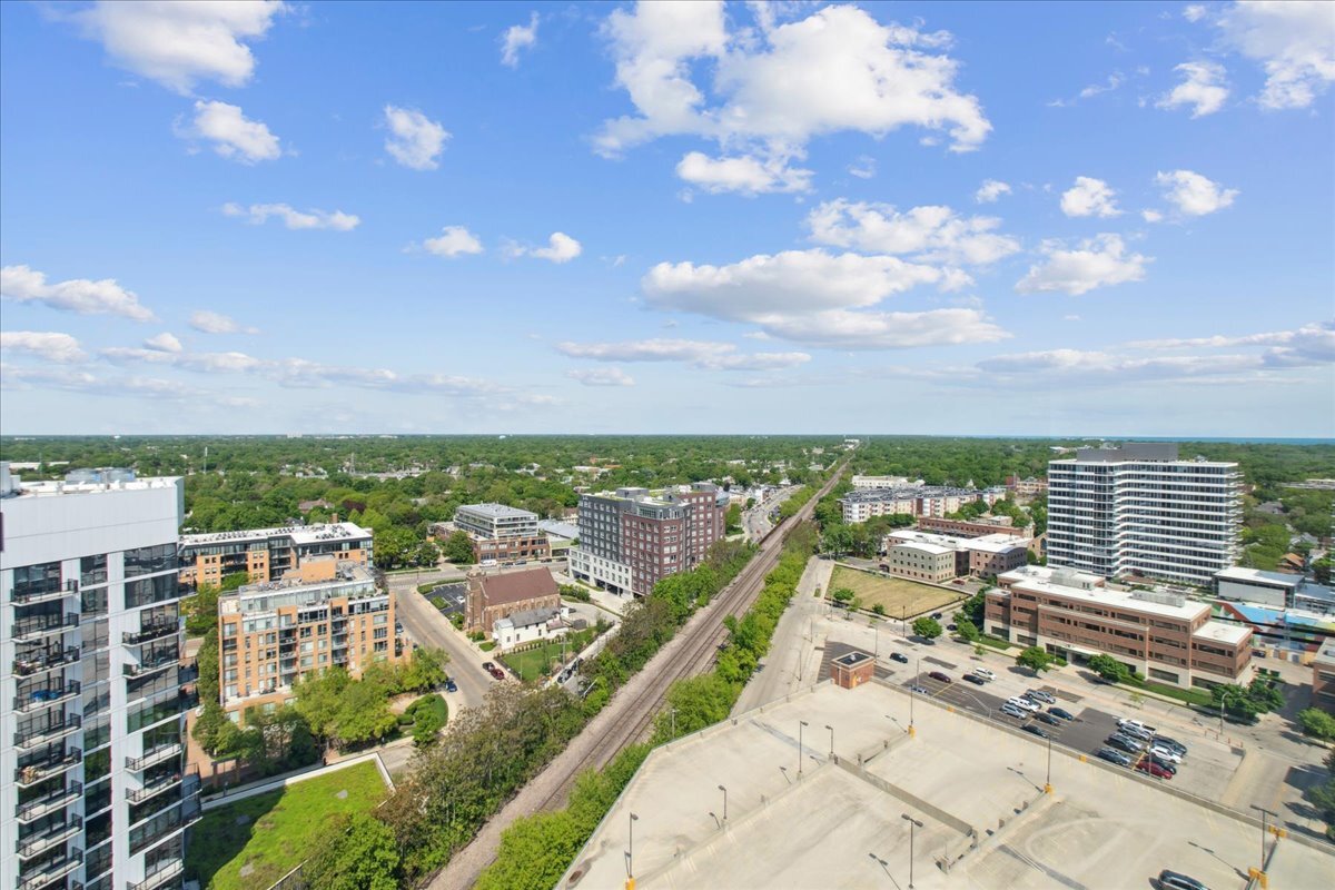 1720 Maple Avenue, Unit 2240 Evanston, IL 60201 - Photo 6 of 18