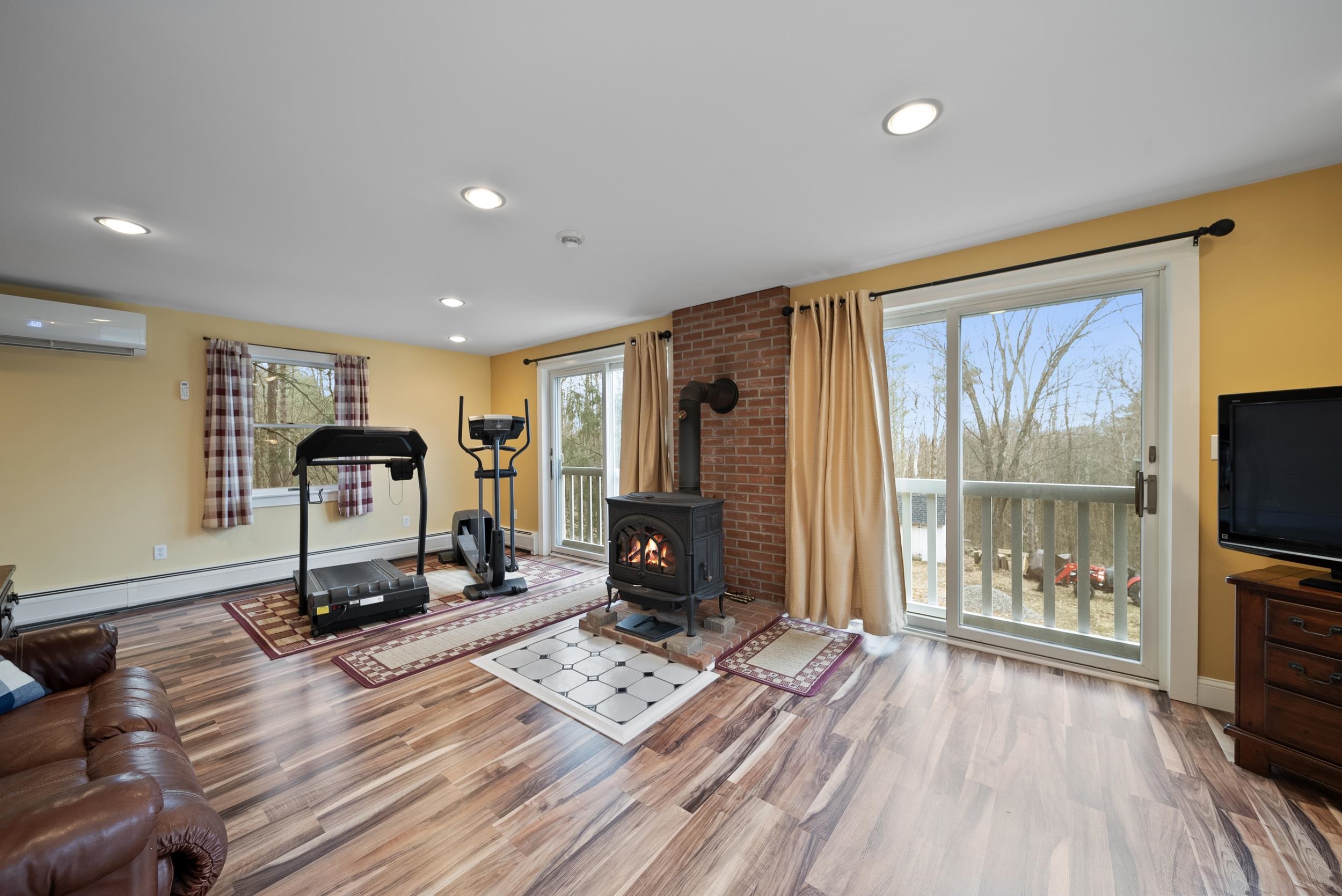 296 Rowe Mountain Road Bradford, NH 03221 - Photo 6 of 36