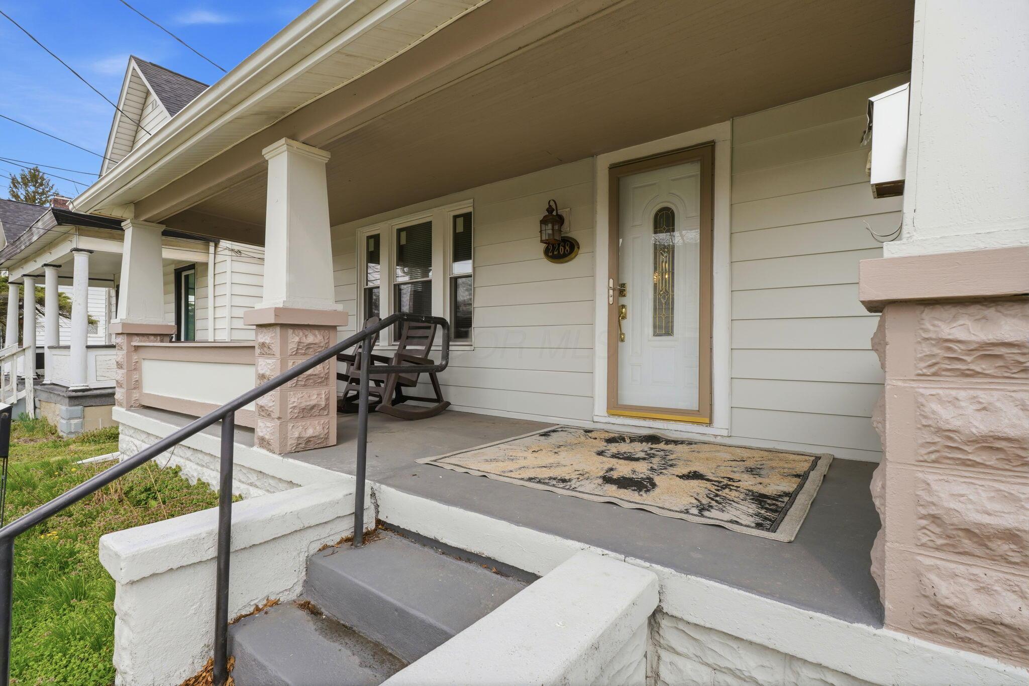 2268 Ridgeway Avenue Columbus, OH 43219 - Photo 2 of 47