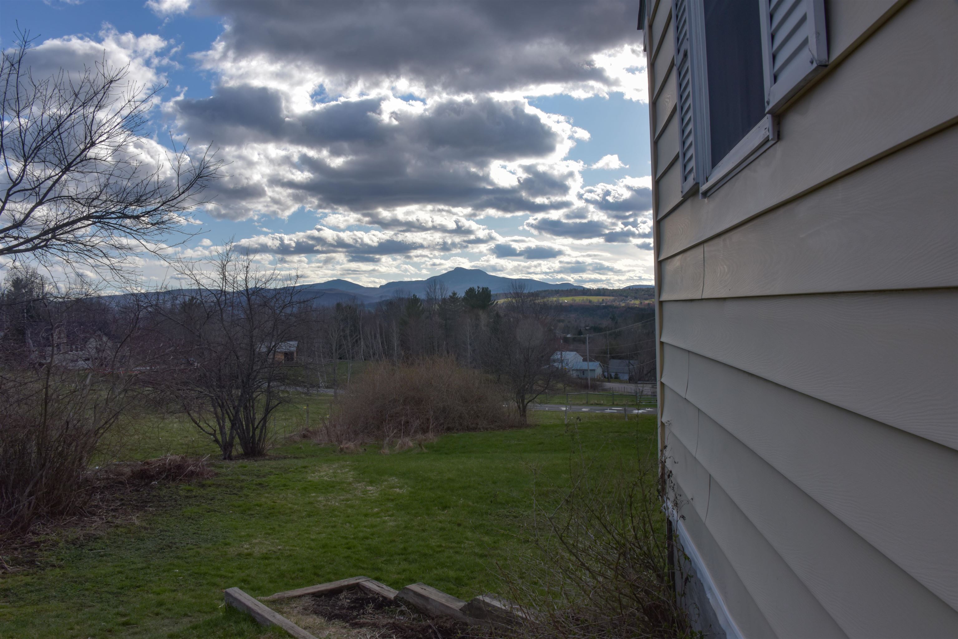 962 Loomis Hill Road Waterbury, VT 05677 - Photo 3 of 26 Gallery Image 3