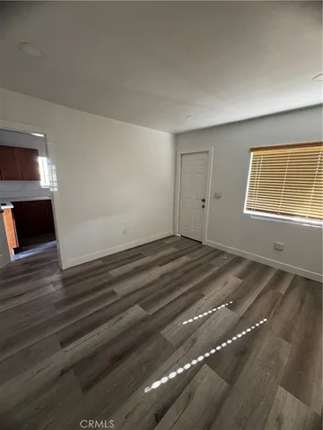 a view of a indoor roof