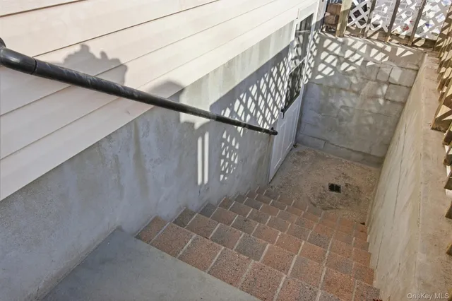 $530,000 | 323 Broadway, Port Jefferson Station, NY 11776