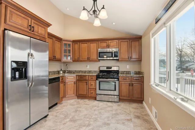 $530,000 | 323 Broadway, Port Jefferson Station, NY 11776