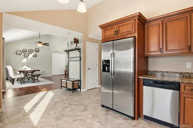 $530,000 | 323 Broadway, Port Jefferson Station, NY 11776