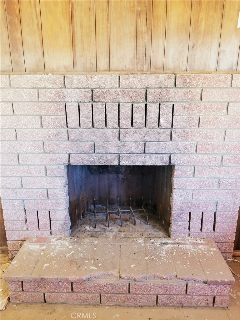80649 Brown Road Twentynine Palms, CA 92277 - Photo 4 of 15 a view of a entryway