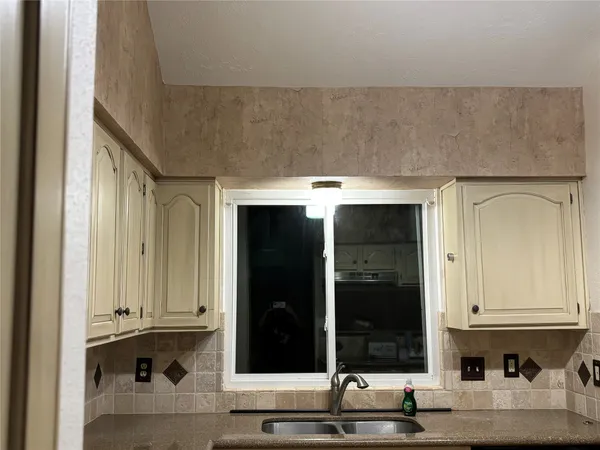 $1,899 | 15662 Pebble Lake Drive, Houston, TX 77095