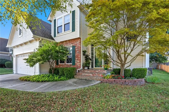 $439,000 | 501 Southwest Stacey Drive, Lee's Summit, MO 64082