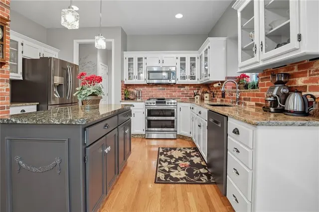 $439,000 | 501 Southwest Stacey Drive, Lee's Summit, MO 64082