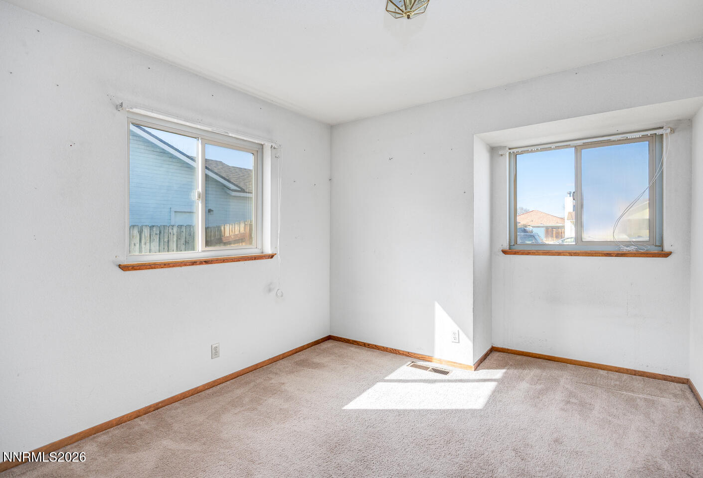 540 Michael Drive Fallon, NV 89406 - Photo 9 of 16 a view of an empty room with a window