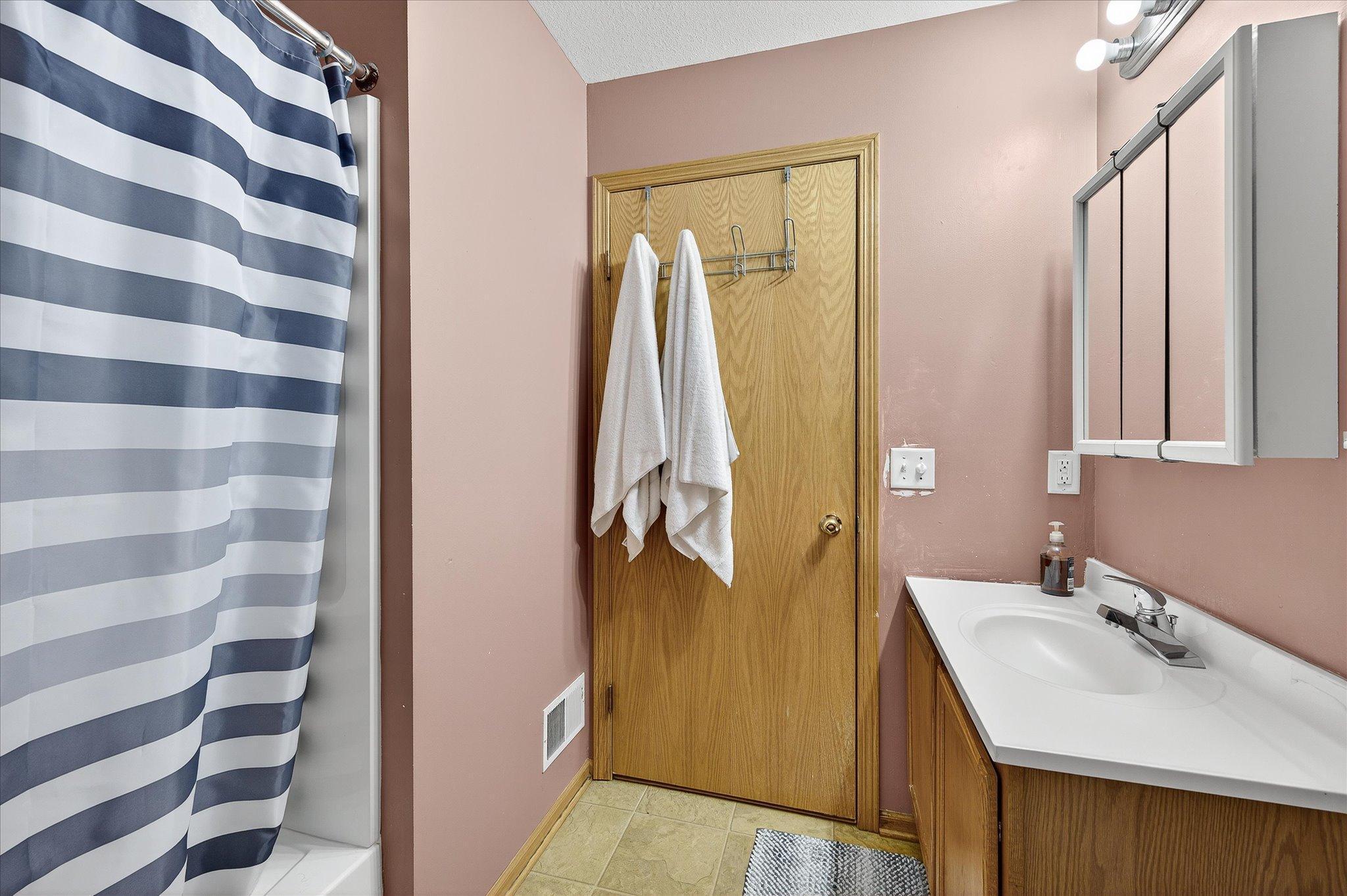 644 Dale Street North St. Paul, MN 55103 - Photo 15 of 30