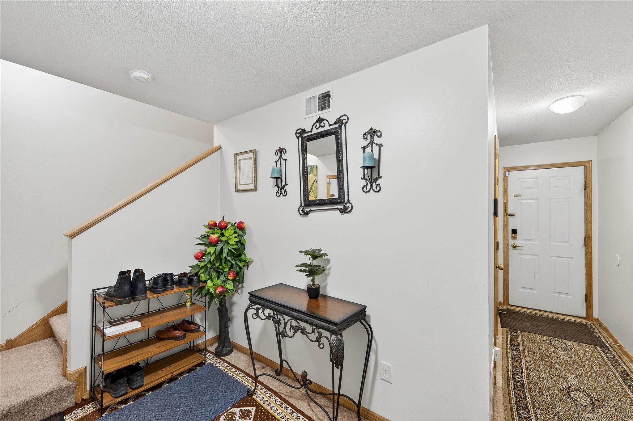 644 Dale Street North St. Paul, MN 55103 - Photo 8 of 30