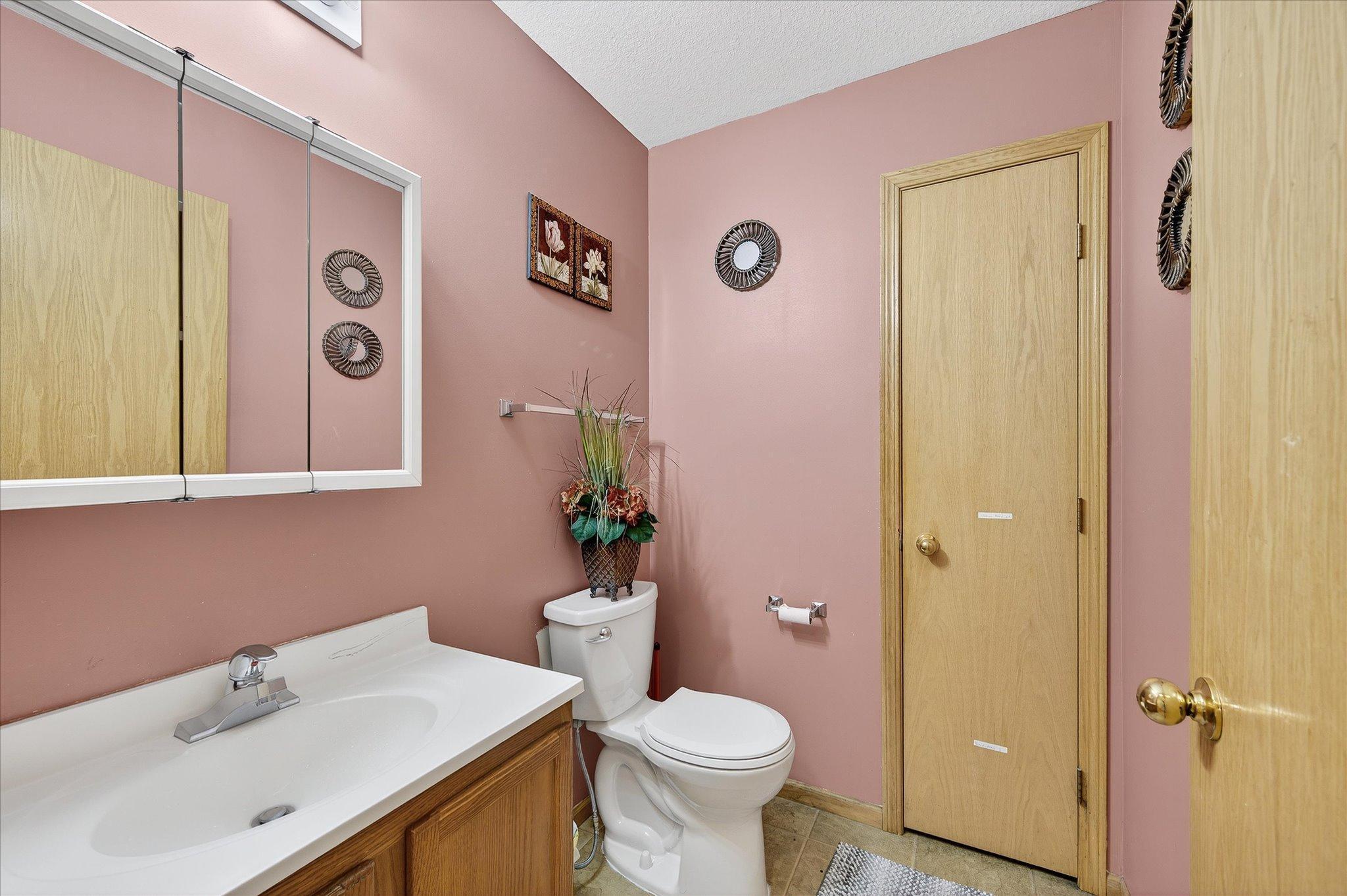 644 Dale Street North St. Paul, MN 55103 - Photo 9 of 30