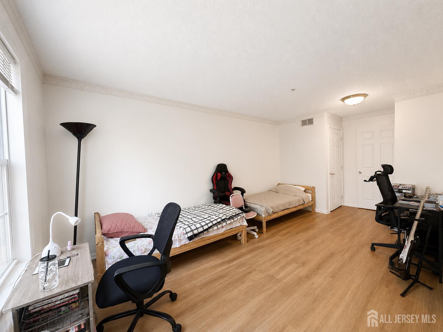 263 Prestwick Way Edison, NJ 08820 - Photo 11 of 18