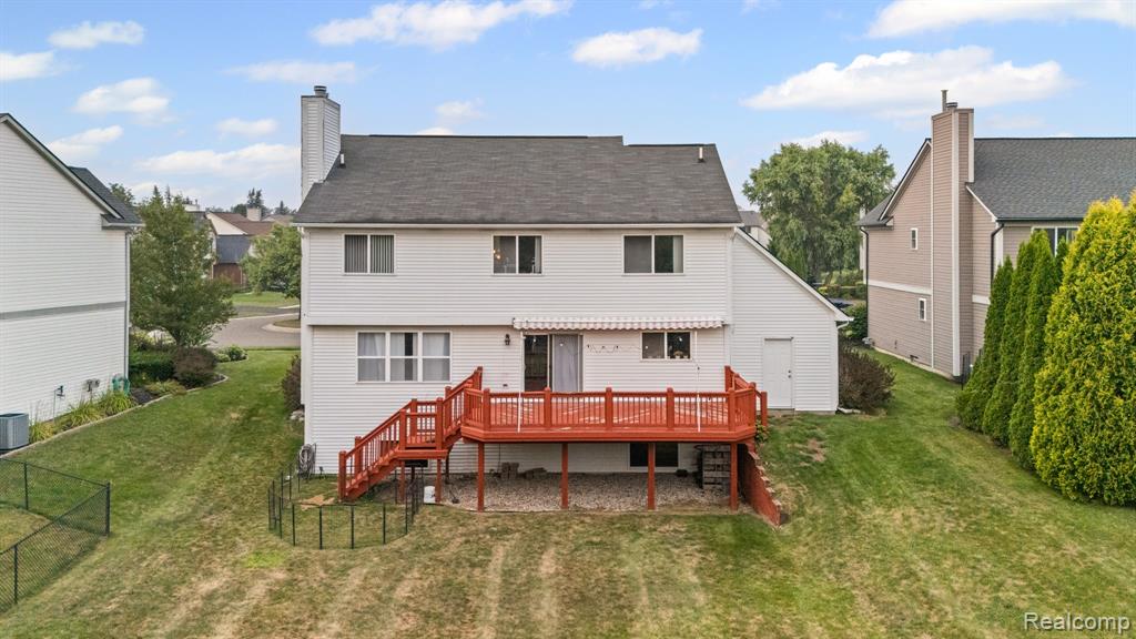 1228 Parkland Road Lake Orion, MI 48360 - Photo 37 of 44