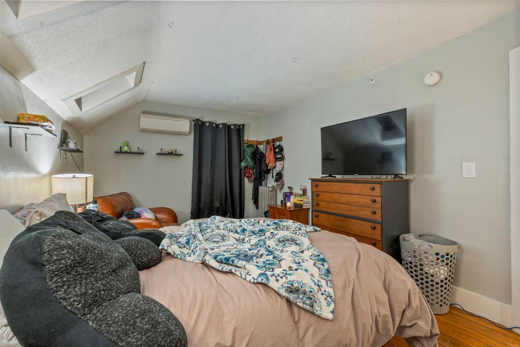 9 C Street Portland, ME 04102 - Photo 19 of 26 2nd Floor Bedroom