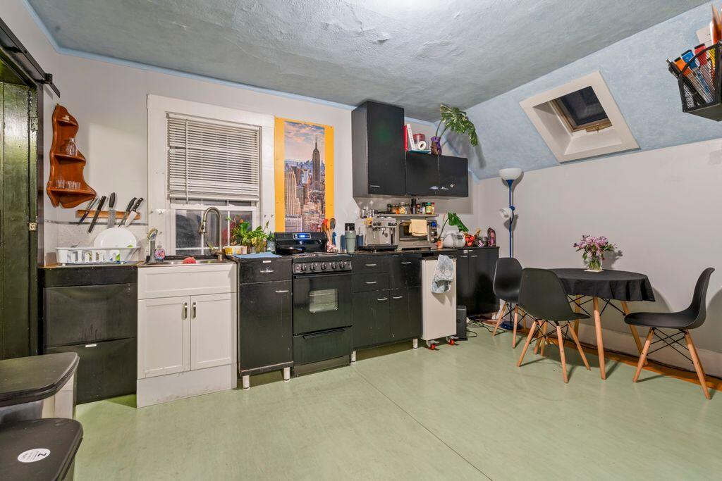 9 C Street Portland, ME 04102 - Photo 22 of 26 Kitchen