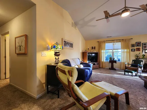 $322,900 | 156 Hanover Lane, Murphysboro, IL 62966