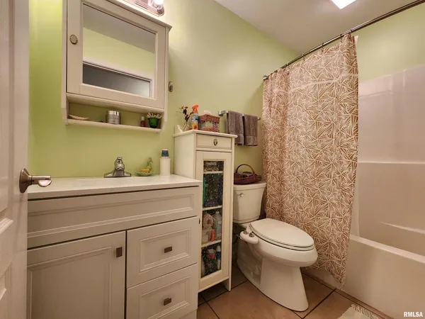 $322,900 | 156 Hanover Lane, Murphysboro, IL 62966