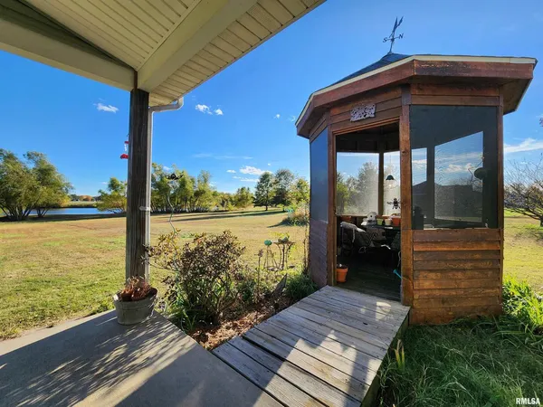 $322,900 | 156 Hanover Lane, Murphysboro, IL 62966