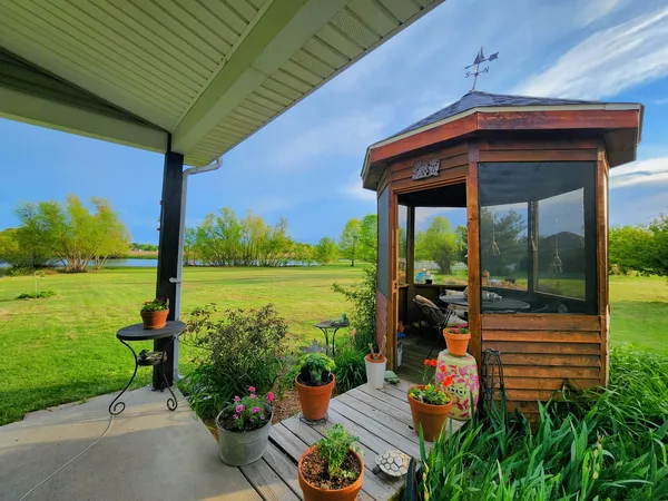 $322,900 | 156 Hanover Lane, Murphysboro, IL 62966