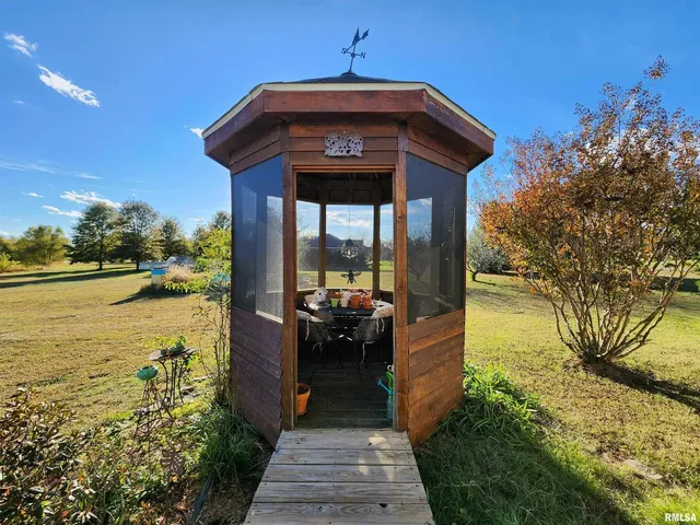 $324,900 | 156 Hanover Lane, Murphysboro, IL 62966