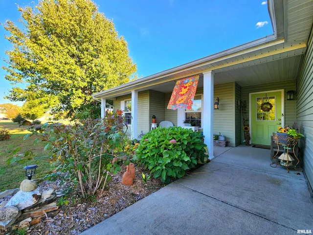 $324,900 | 156 Hanover Lane, Murphysboro, IL 62966