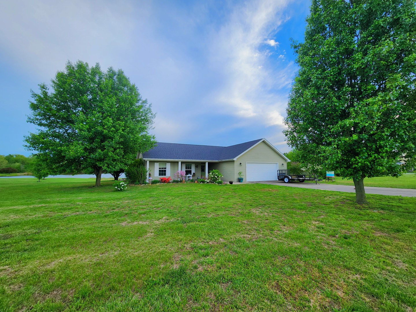 156 Hanover Lane Murphysboro, IL 62966 - Photo 62 of 63 a house view with a garden space