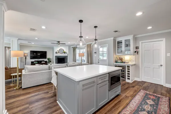 $725,000 | 2914 Ann Arbor Drive, Houston, TX 77063