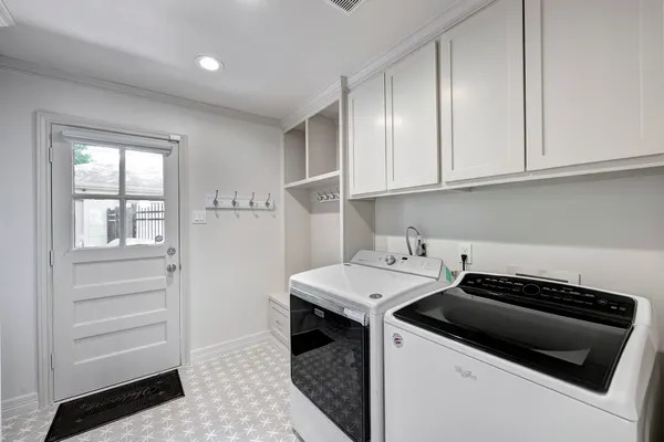 $725,000 | 2914 Ann Arbor Drive, Houston, TX 77063