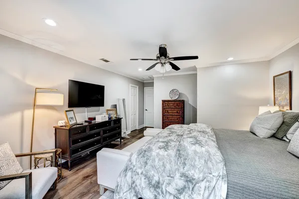 $725,000 | 2914 Ann Arbor Drive, Houston, TX 77063