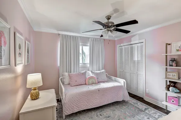 $725,000 | 2914 Ann Arbor Drive, Houston, TX 77063