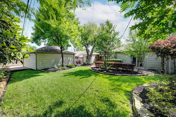 $725,000 | 2914 Ann Arbor Drive, Houston, TX 77063