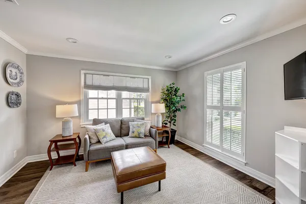 $725,000 | 2914 Ann Arbor Drive, Houston, TX 77063