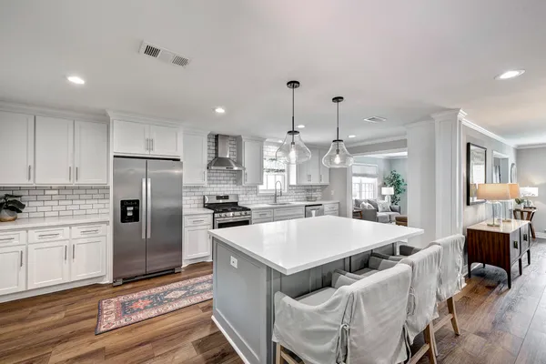 $725,000 | 2914 Ann Arbor Drive, Houston, TX 77063