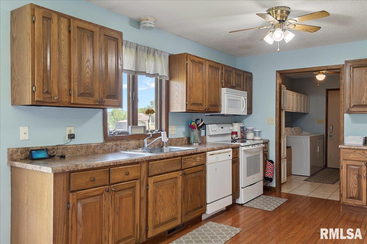 384 South Bradfordton Road Springfield, IL 62711 - Photo 11 of 33