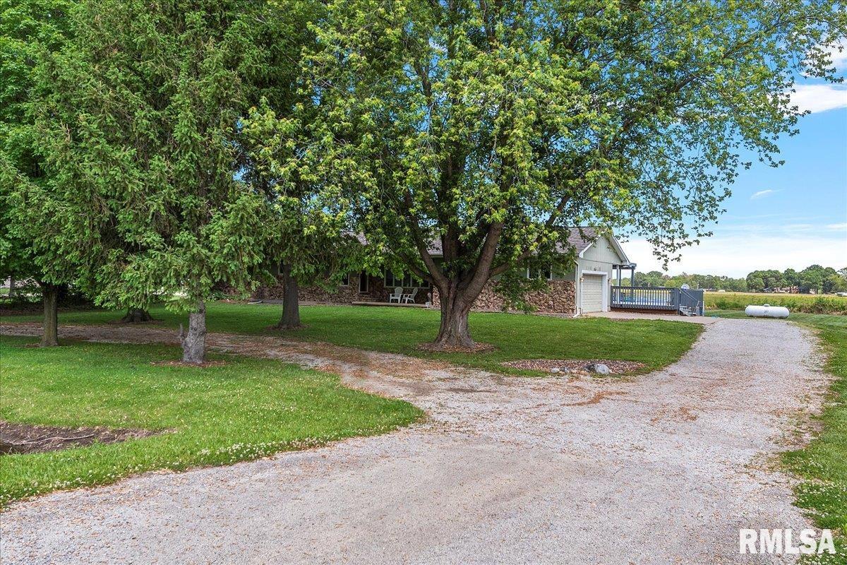 384 South Bradfordton Road Springfield, IL 62711 - Photo 3 of 33