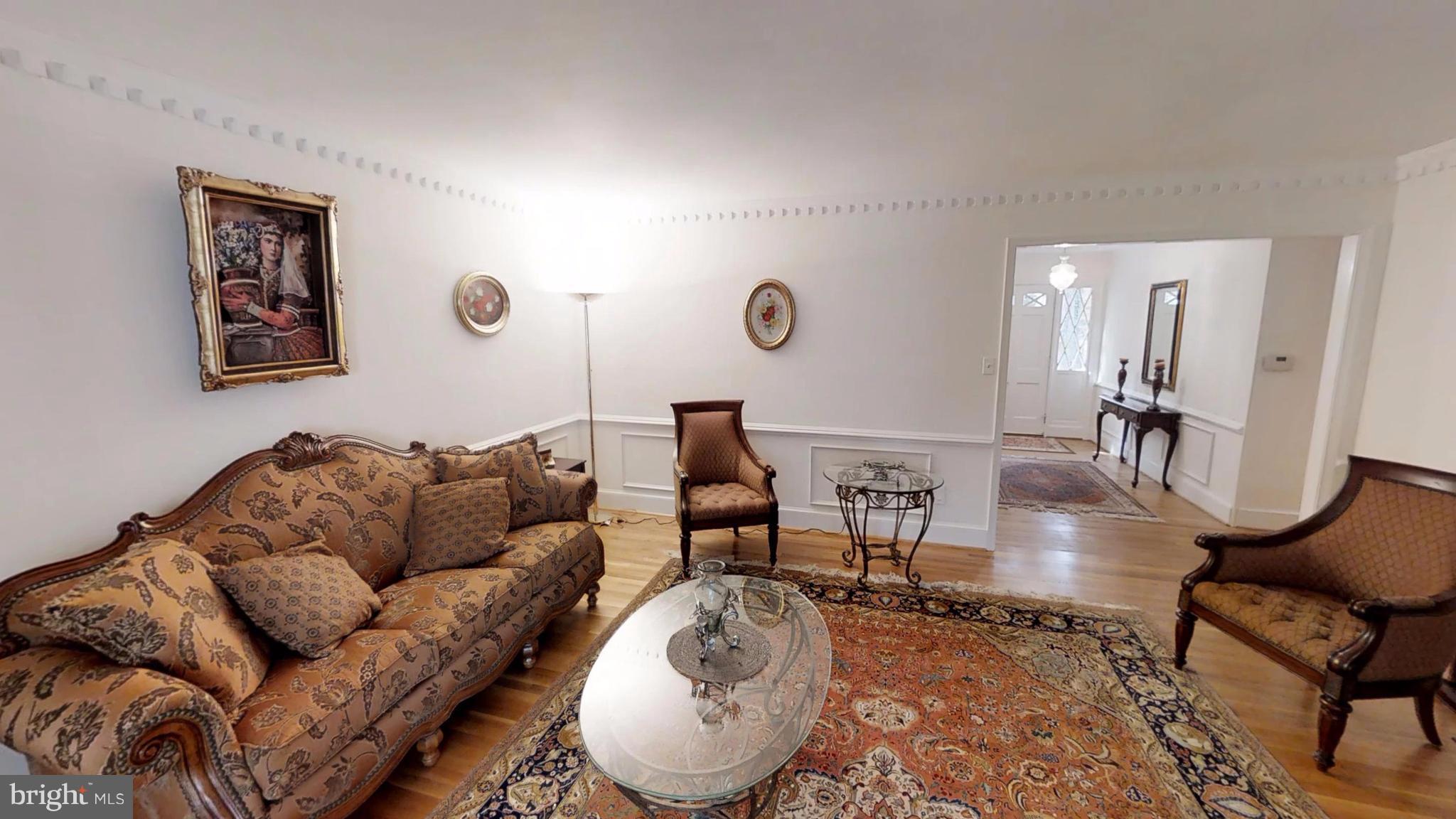 12007 Whip Road Reston, VA 20191 - Photo 5 of 25 Living Room