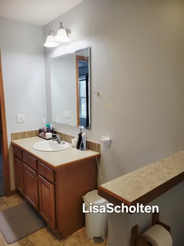 $285,000 | 9794 Crystal Circle, Zeeland, MI 49464