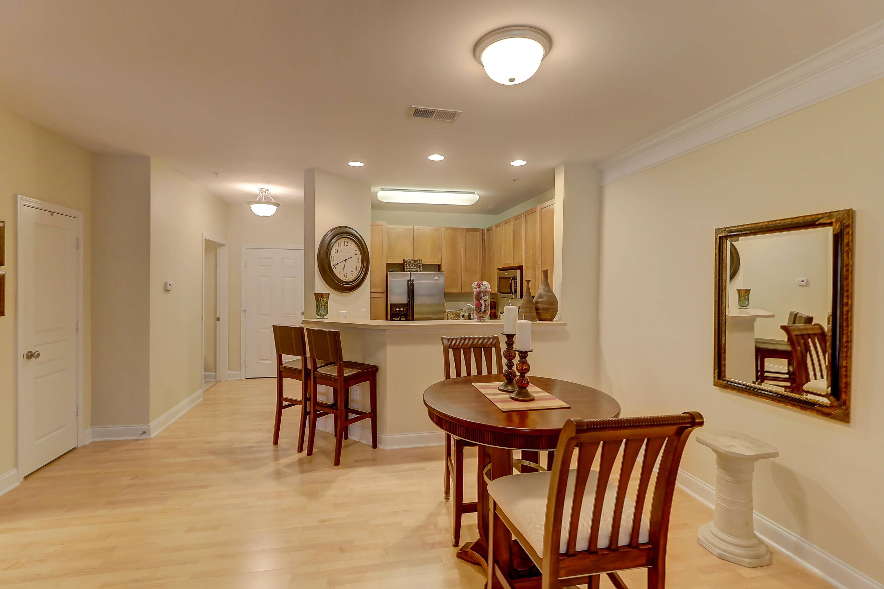 1324 Basildon Road Mount Pleasant, SC 29466 - Photo 6 of 37 Kitchen & Dining Area