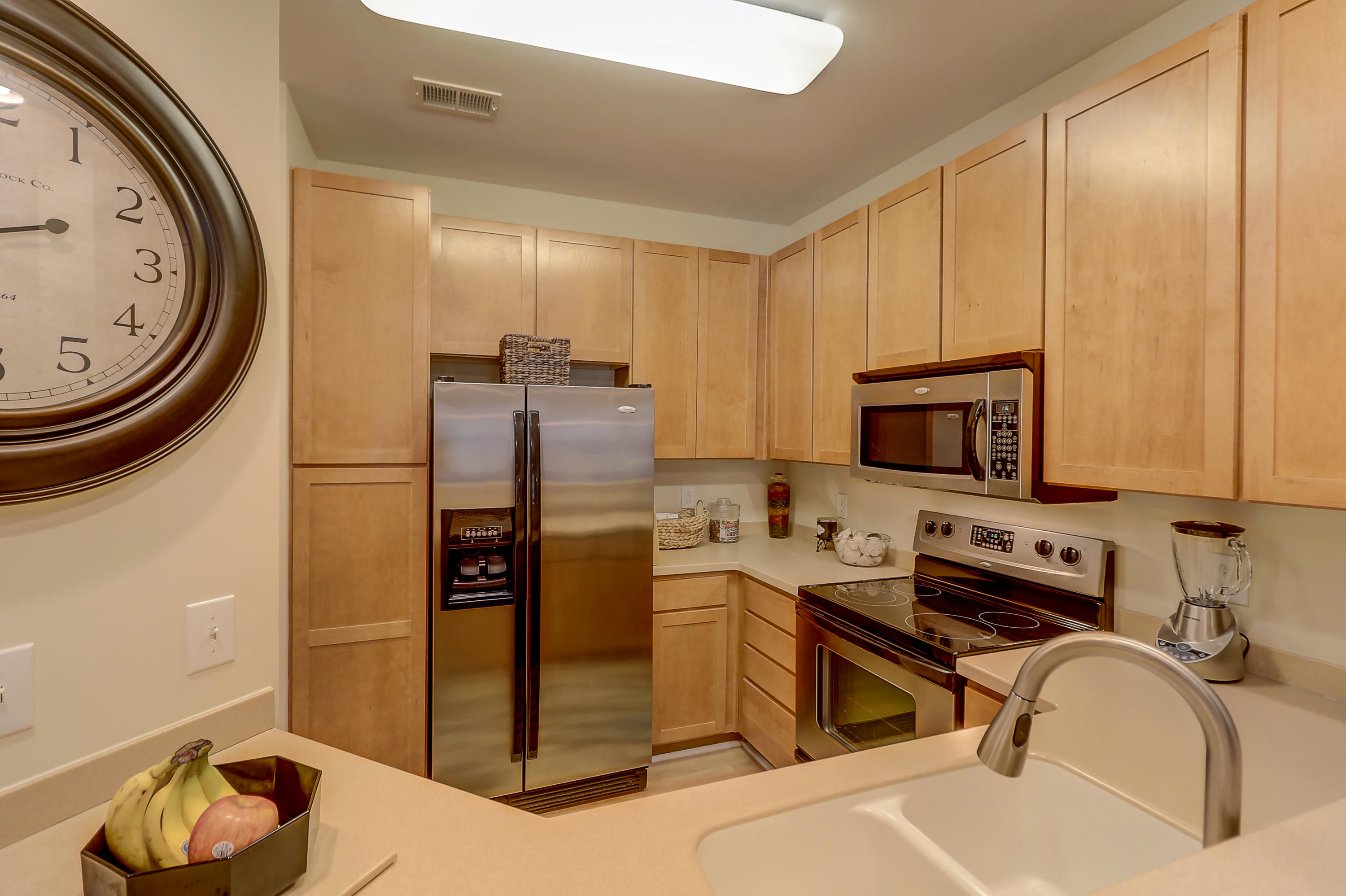 1324 Basildon Road Mount Pleasant, SC 29466 - Photo 8 of 37 Kitchen