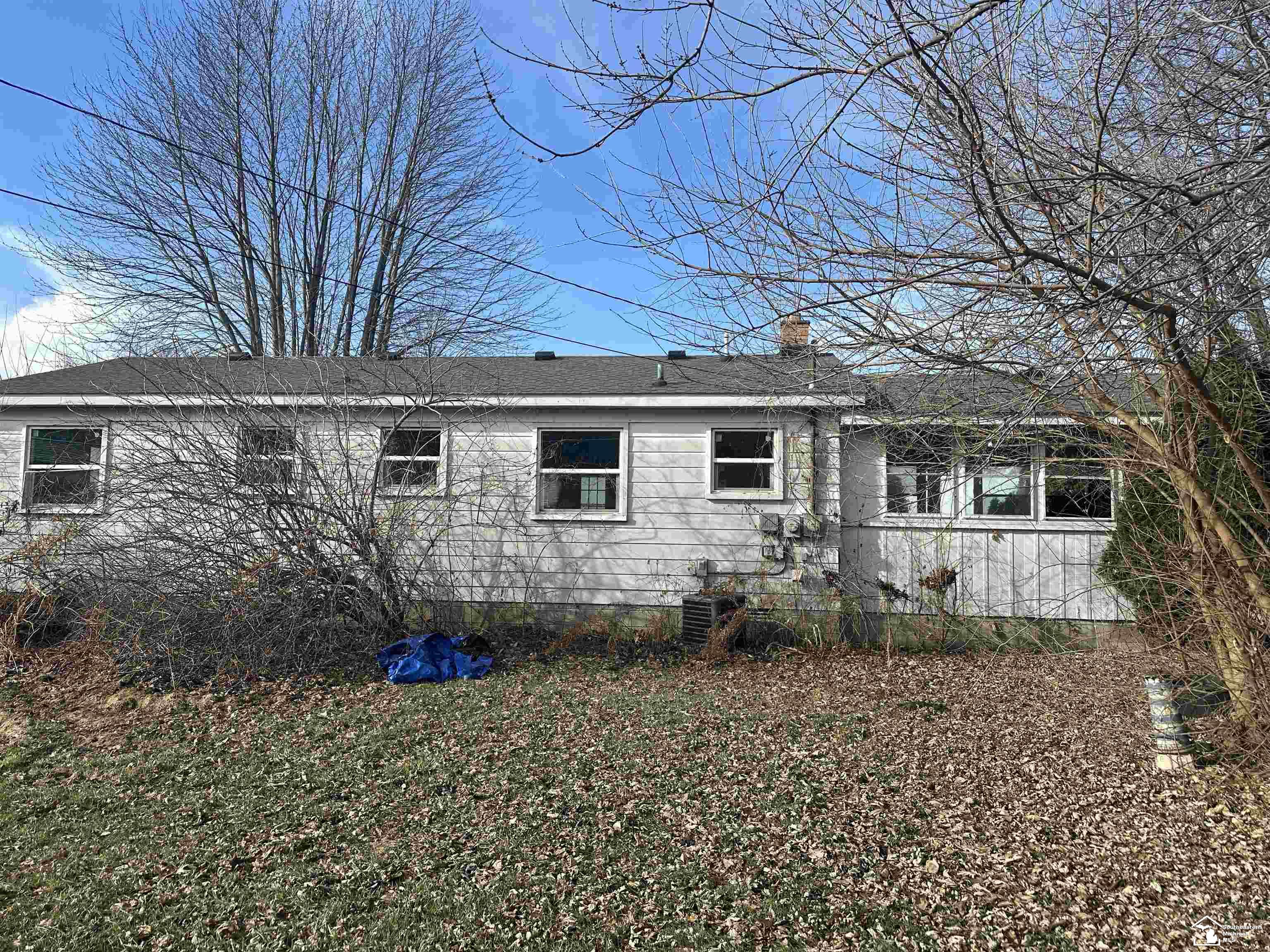 1938 Sheick Road Monroe, MI 48162 - Photo 2 of 18 50197382-dd028859-6ea3-4c1f-bf06-e347842df0ca.JPG