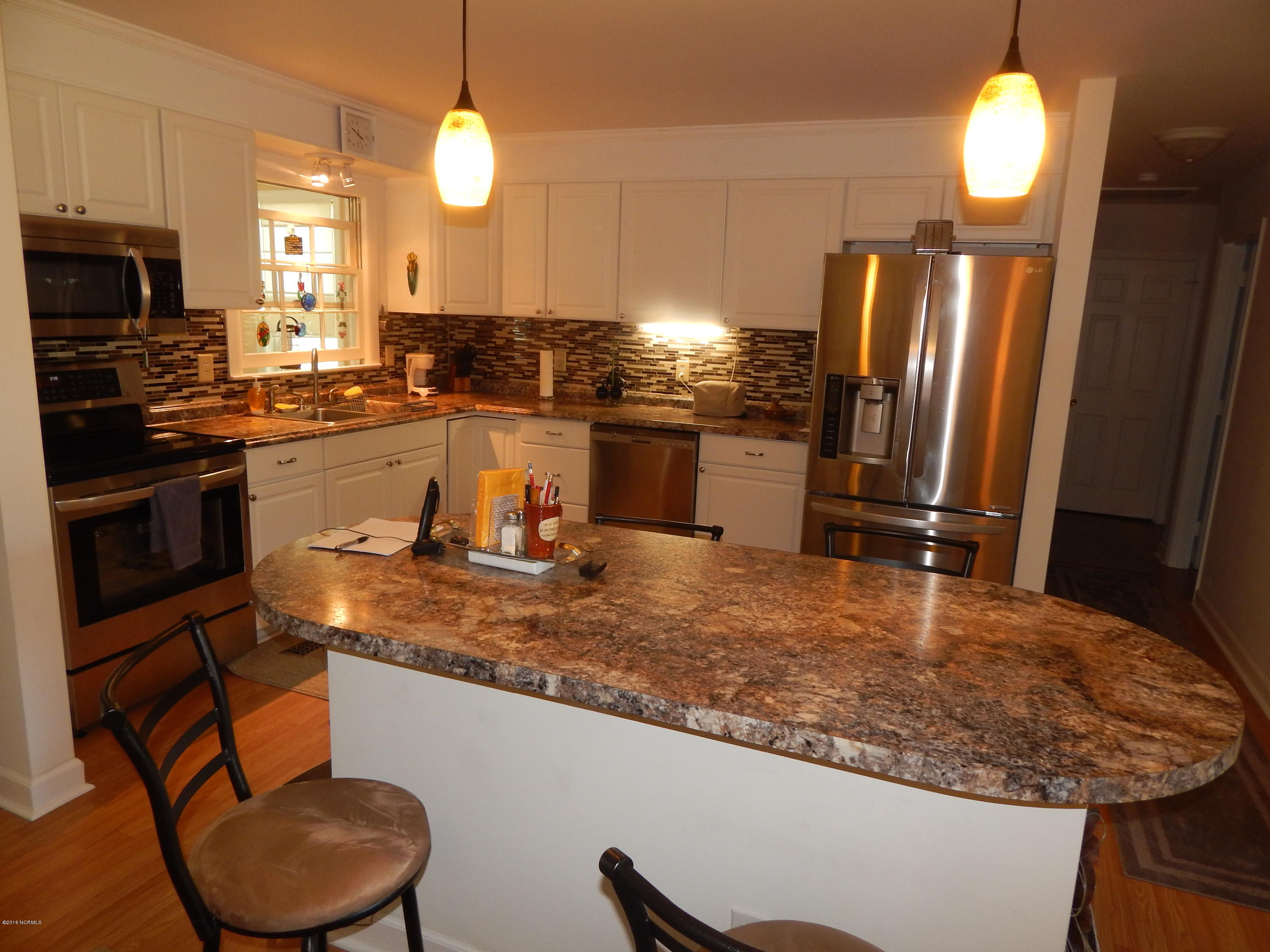 1178 Hibbs Road Newport, NC 28570 - Photo 9 of 23 Island