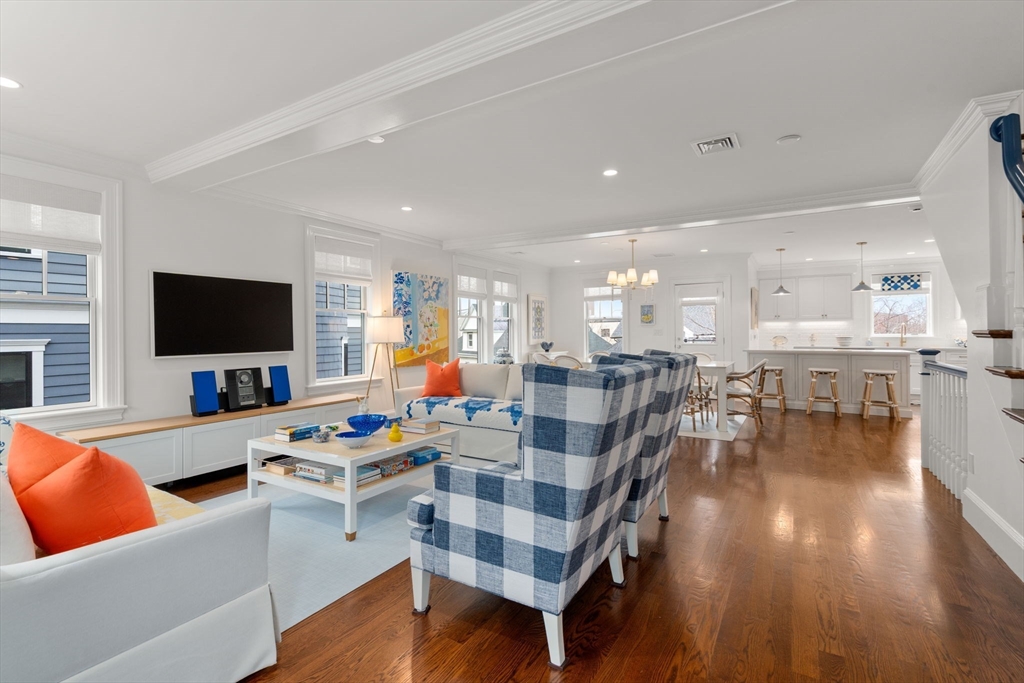 27 Summit Avenue, Unit 27 Brookline, MA 02446 - Photo 11 of 26